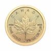 Perspectiva frontal de la cruz de la moneda de oro Maple Leaf de 1/10oz de 2024, con la imagen de la hoja de arce con un gran nivel de detalle en sus nervios