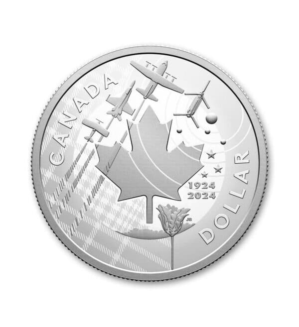 Perspectiva frontal de la moneda de plata Royal Canadian Air Force de 1oz de plata de 2024, con la hoja de arce en el medio y varios aviones sobrevolando a su alrededor