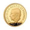 Perspectiva del canto de la cara de la moneda de oro Galgo de Richmond de 1/4oz de 2025, que muestra el rostro del monarca Carlos III