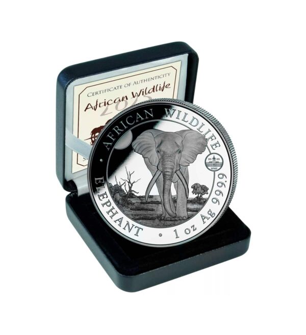 Perspectiva frontal del packaging de la moneda de plata Elefante de Somalia de 1oz de 2025 especial edición del WMF, con el certificado de autenticidad