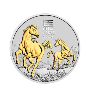 Perspectiva frontal de la moneda de plata dorada Año del Caballo de 1oz de 2026, que muestra a los dos animales acuñados en oro