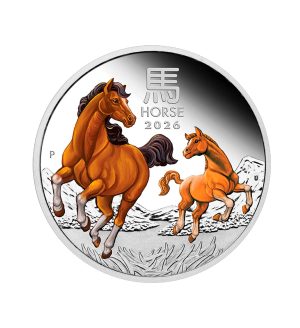Perspectiva frontal de la moneda de plata policromada Año del Caballo de 1oz de 2026, que muestra a los dos animales a color