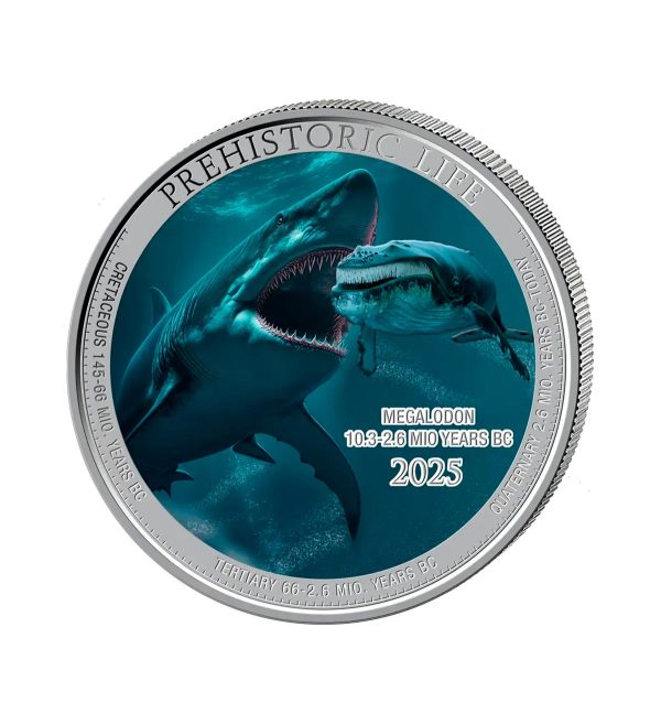 Perspectiva frontal de la cruz de la moneda de plata policromada Megalodon de 1oz de 2025, que muestra al animal comiéndose a otro