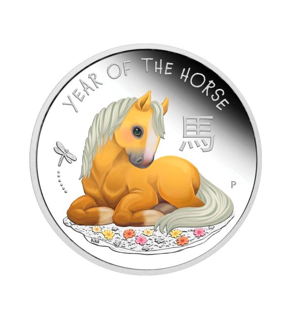 moneda-caballo-baby-plata-policromada-1oz-2026 Perspectiva frontal de la moneda de plata policromada Caballo Baby de 1oz de 2025, que muestra a un potro sentado sobre unas flores