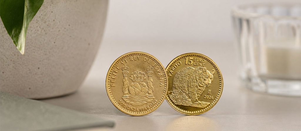 Cara y cruz de la moneda de oro oso panda ibérico de FNMT, con una planta y unas velas de fondo